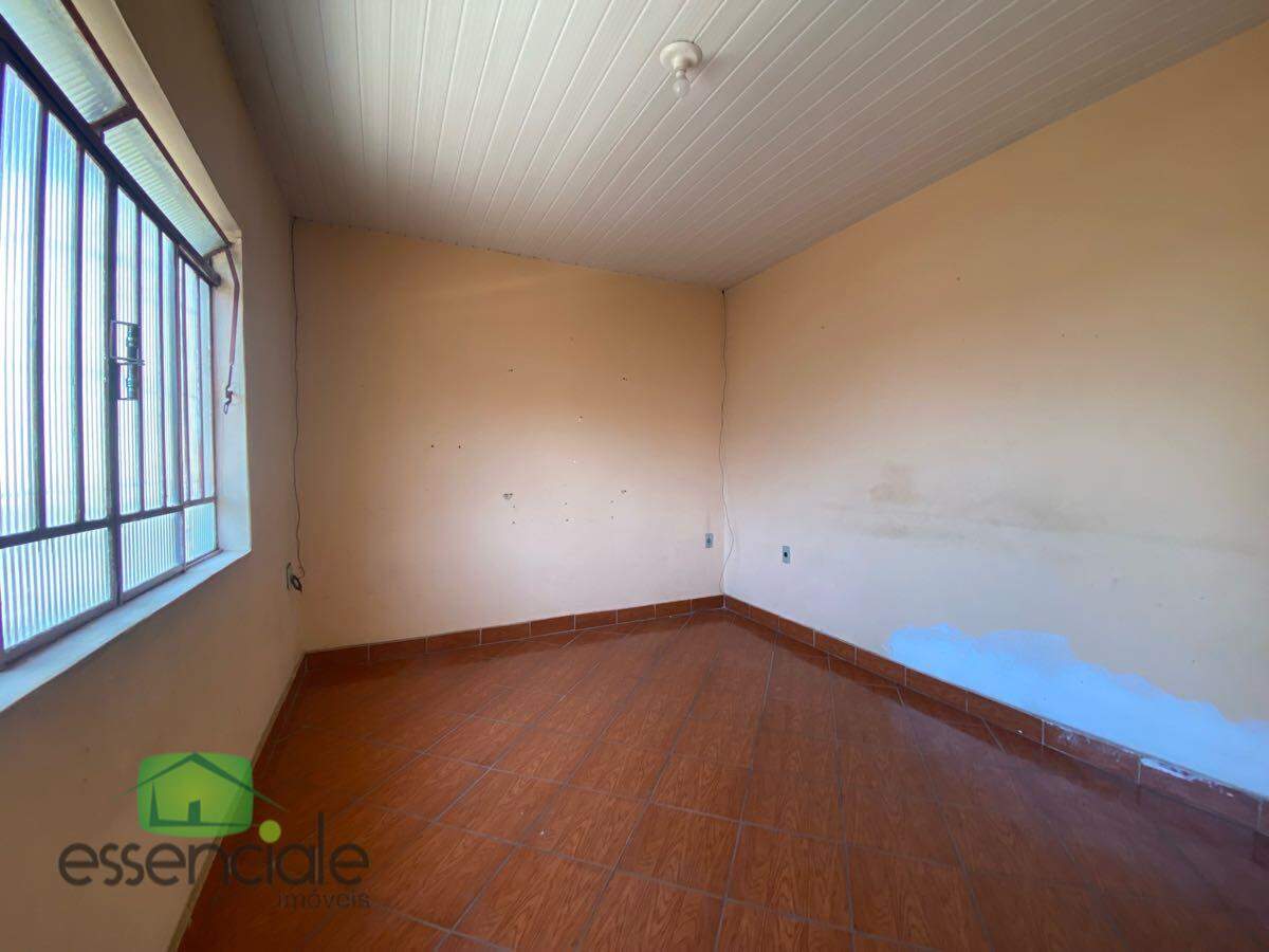Casa de 360 m² e 5 quartos no bairro Novo Riacho à venda por R$ 600.000