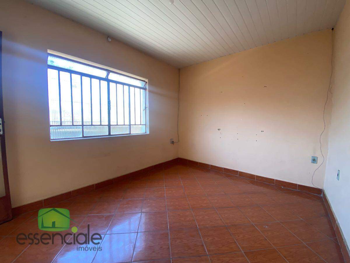 Casa de 360 m² e 5 quartos no bairro Novo Riacho à venda por R$ 600.000