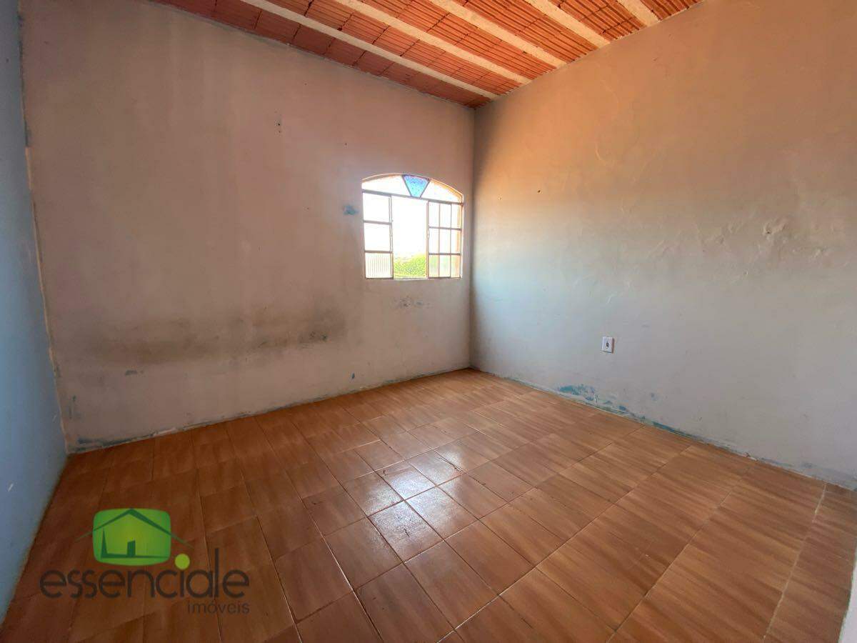 Casa de 360 m² e 5 quartos no bairro Novo Riacho à venda por R$ 600.000