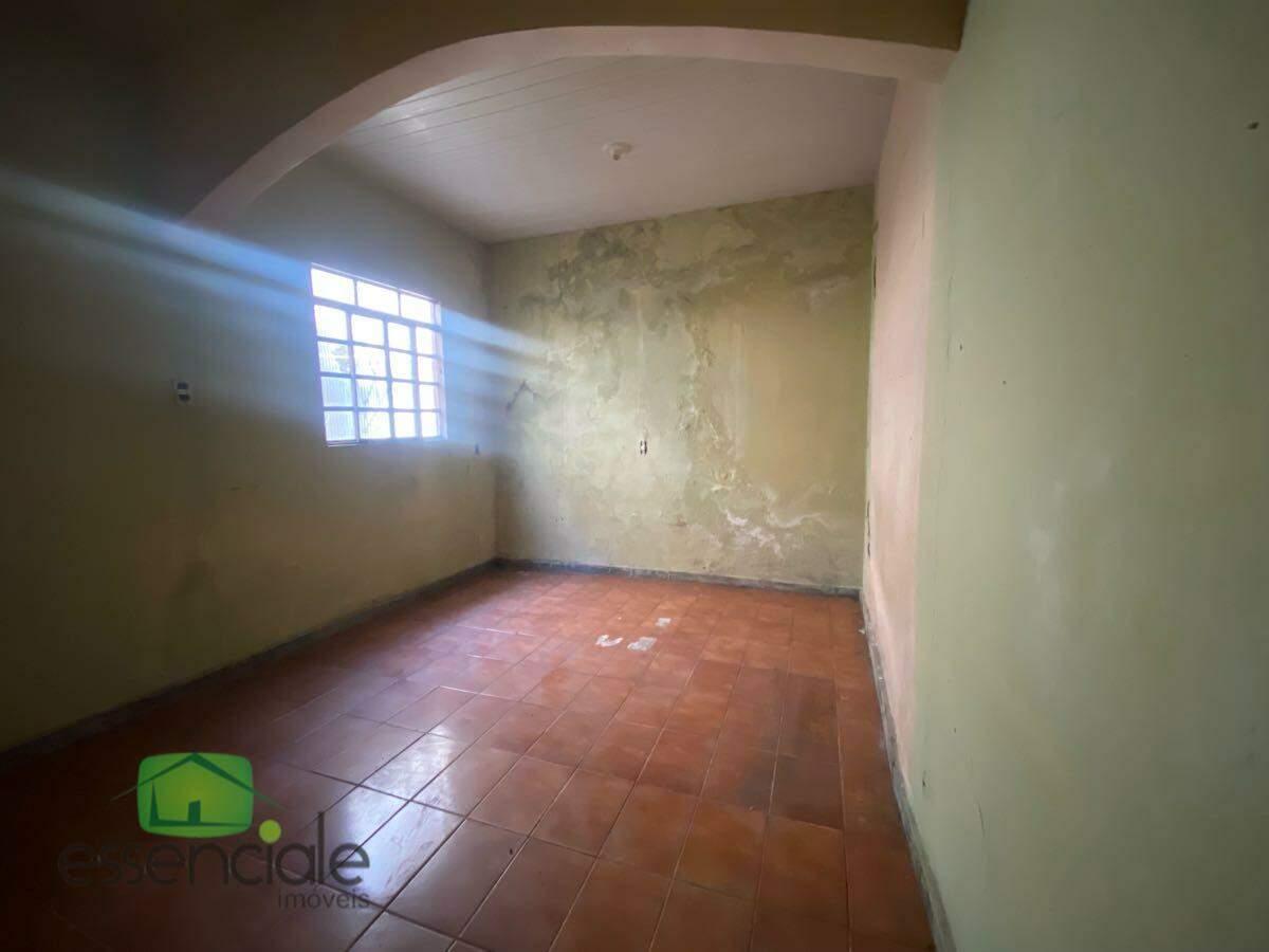 Casa de 360 m² e 5 quartos no bairro Novo Riacho à venda por R$ 600.000