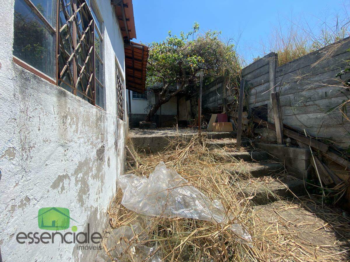Casa de 360 m² e 5 quartos no bairro Novo Riacho à venda por R$ 600.000
