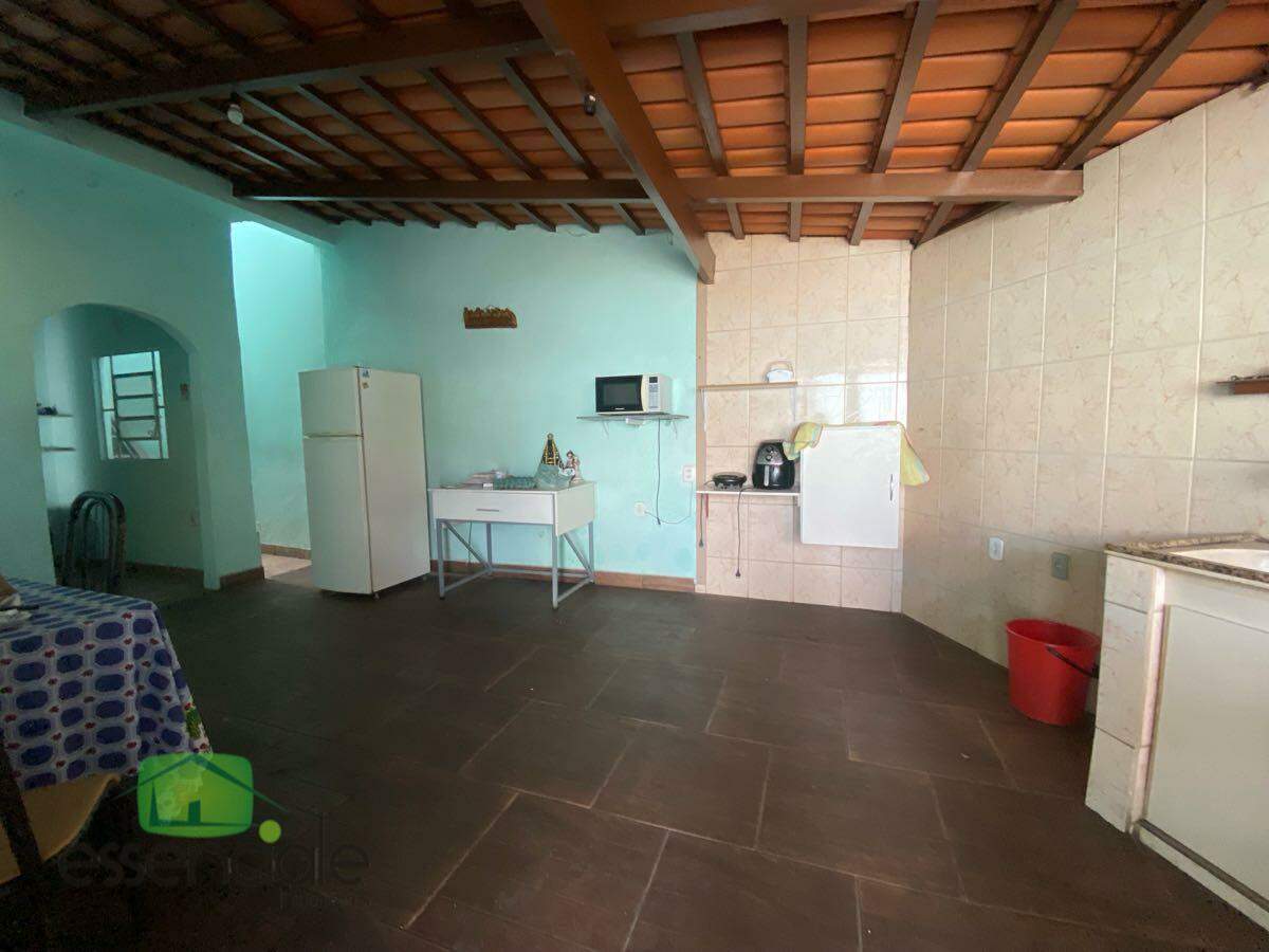 Casa de 300 m² e 3 quartos no bairro Central Parque à venda por R$ 500.000