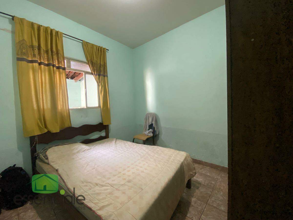 Casa de 300 m² e 3 quartos no bairro Central Parque à venda por R$ 500.000