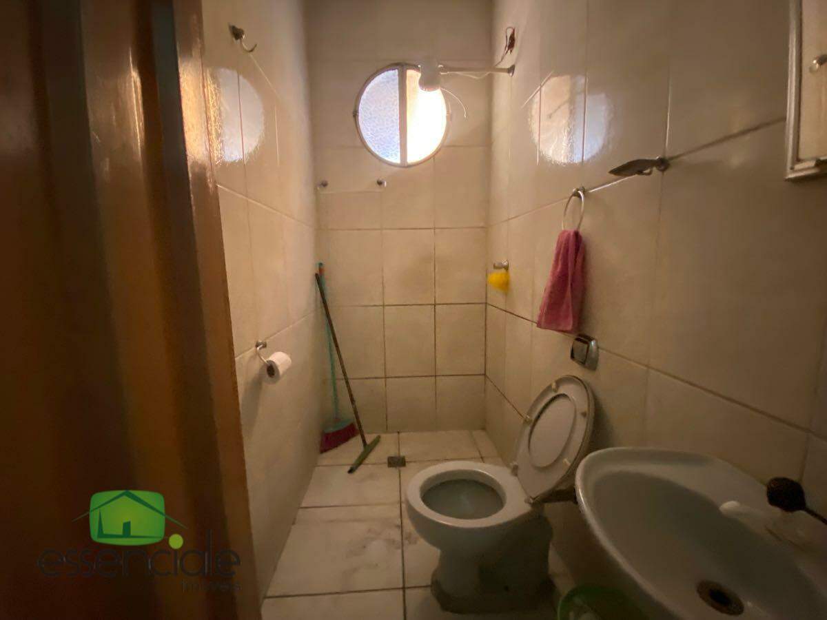 Casa de 300 m² e 3 quartos no bairro Central Parque à venda por R$ 500.000