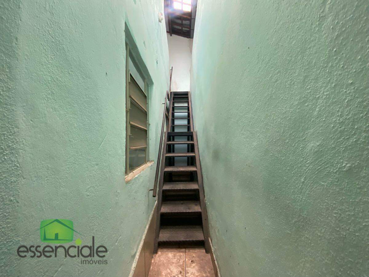 Casa de 300 m² e 3 quartos no bairro Central Parque à venda por R$ 500.000