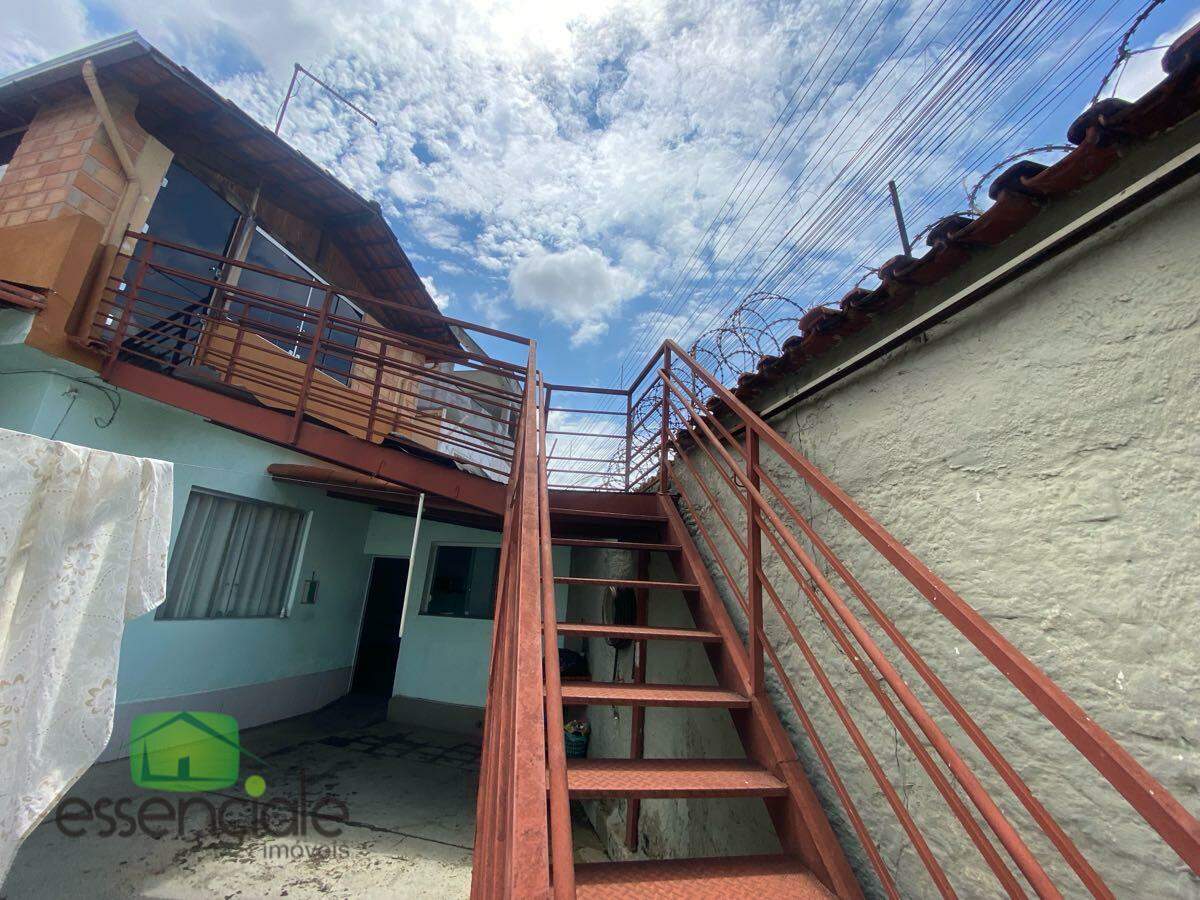 Casa de 300 m² e 3 quartos no bairro Central Parque à venda por R$ 500.000