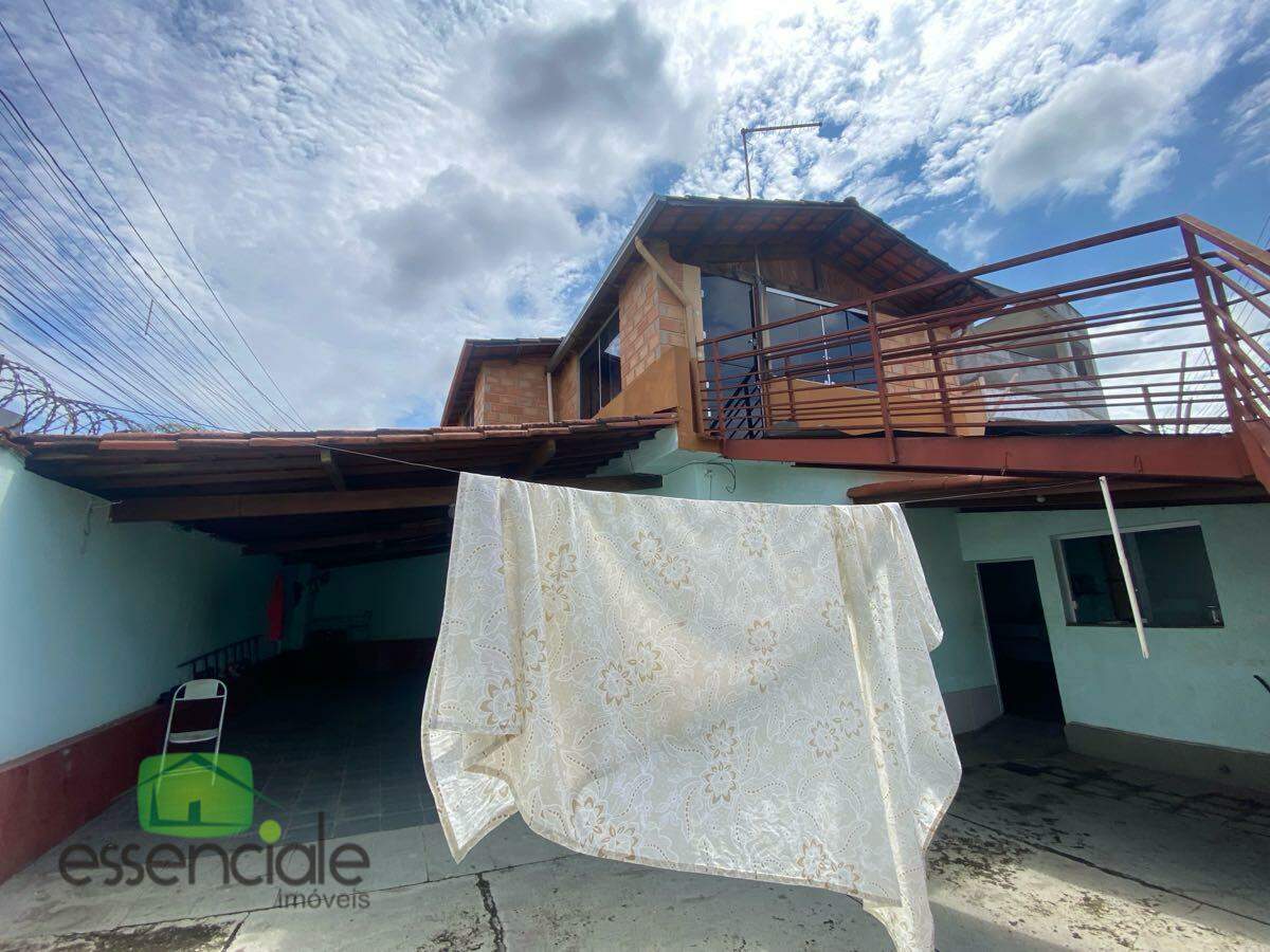 Casa de 300 m² e 3 quartos no bairro Central Parque à venda por R$ 500.000