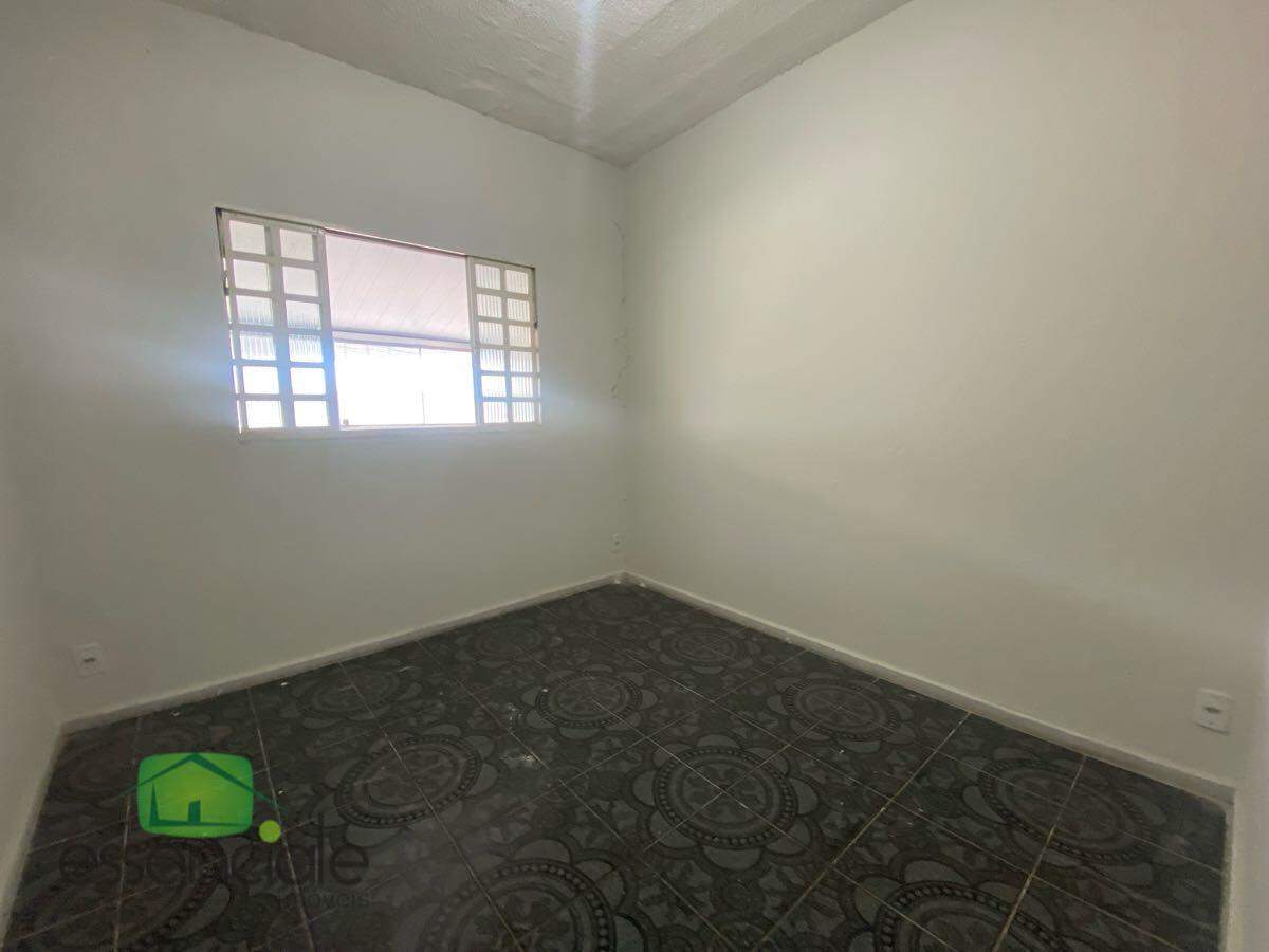 Casa com 4 quartos 268 m² no bairro Bernardo Monteiro à venda por 350.000