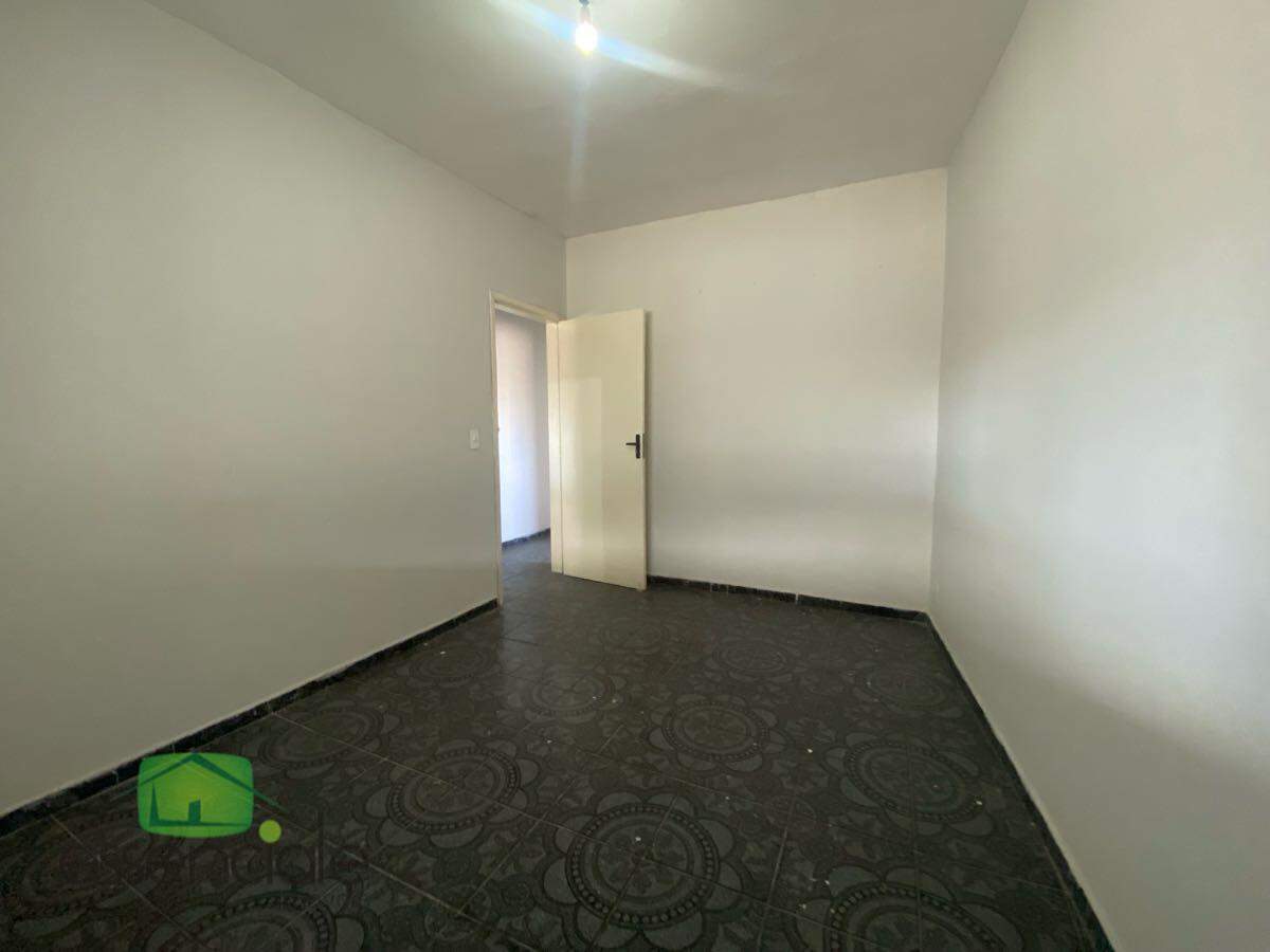 Casa com 4 quartos 268 m² no bairro Bernardo Monteiro à venda por 350.000