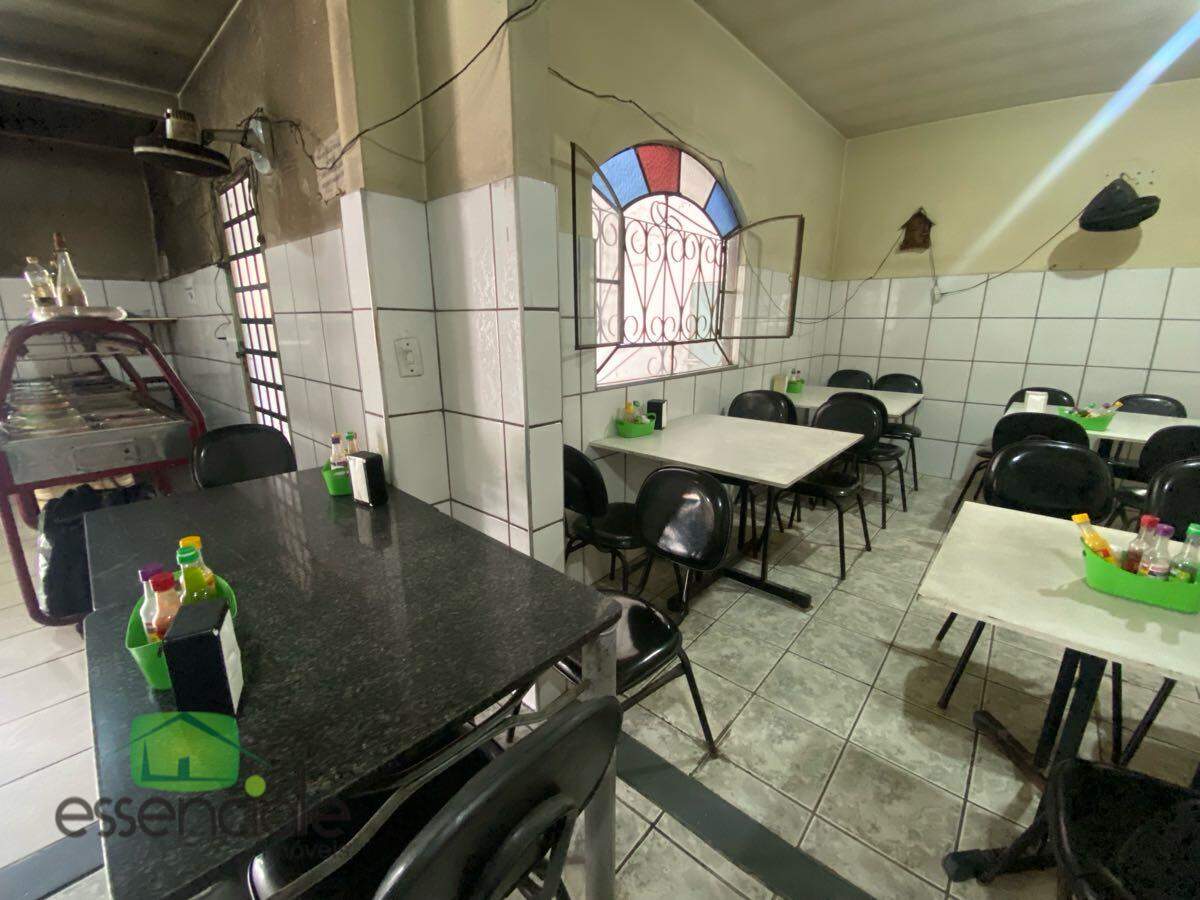 Casa com 4 quartos 268 m² no bairro Bernardo Monteiro à venda por 350.000