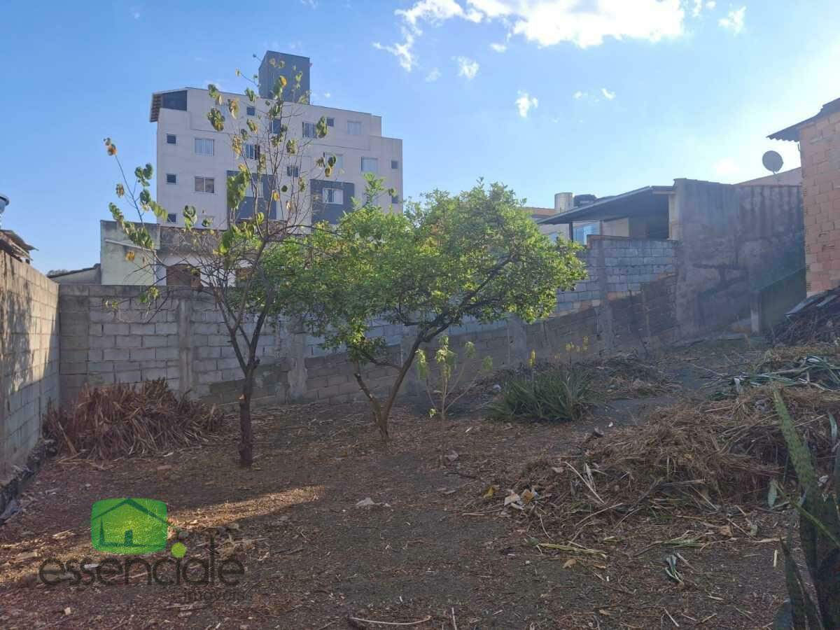 Lote de 360 m² no bairro Novo Riacho à venda por R$ 560.000