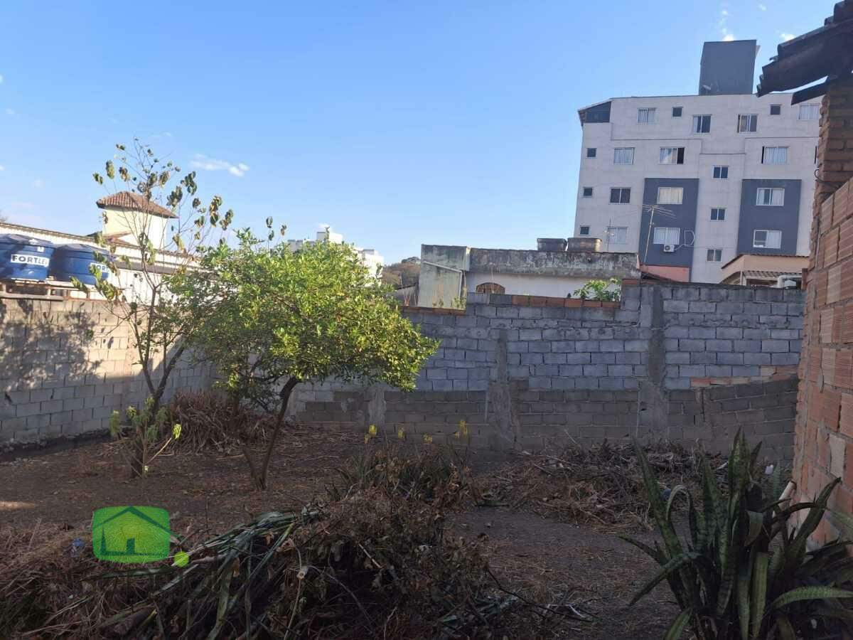 Lote de 360 m² no bairro Novo Riacho à venda por R$ 560.000