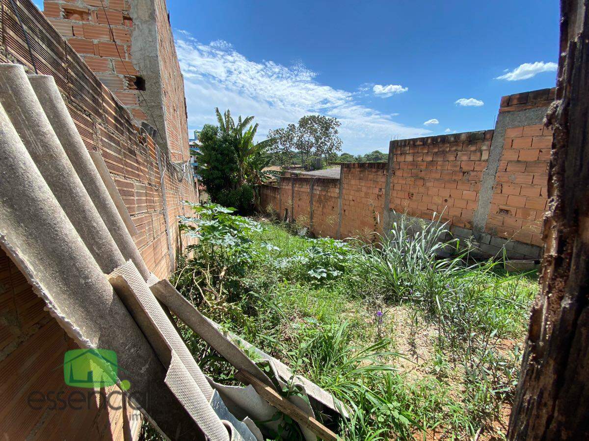 Lote de 180m² no bairro Europa à venda por R$ 220.000