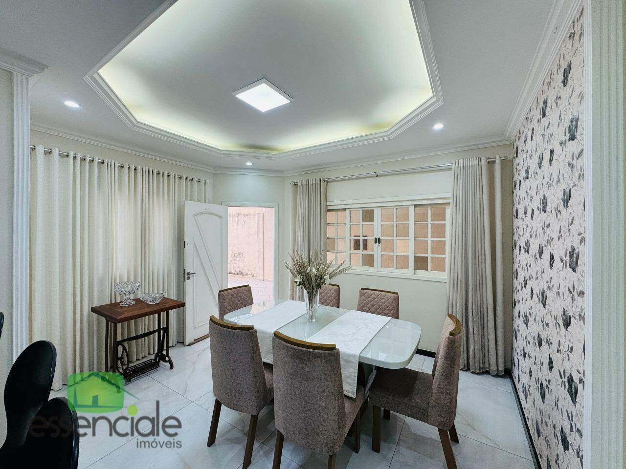 Casa de 360 m² e 3 quartos no bairro Novo Riacho à venda por R$ 795.000
