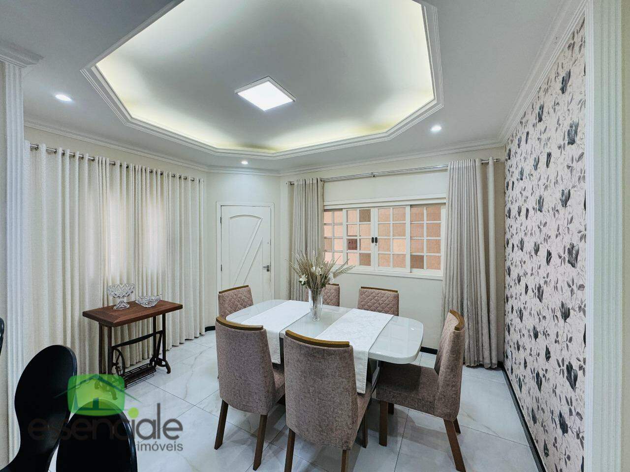 Casa de 360 m² e 3 quartos no bairro Novo Riacho à venda por R$ 795.000
