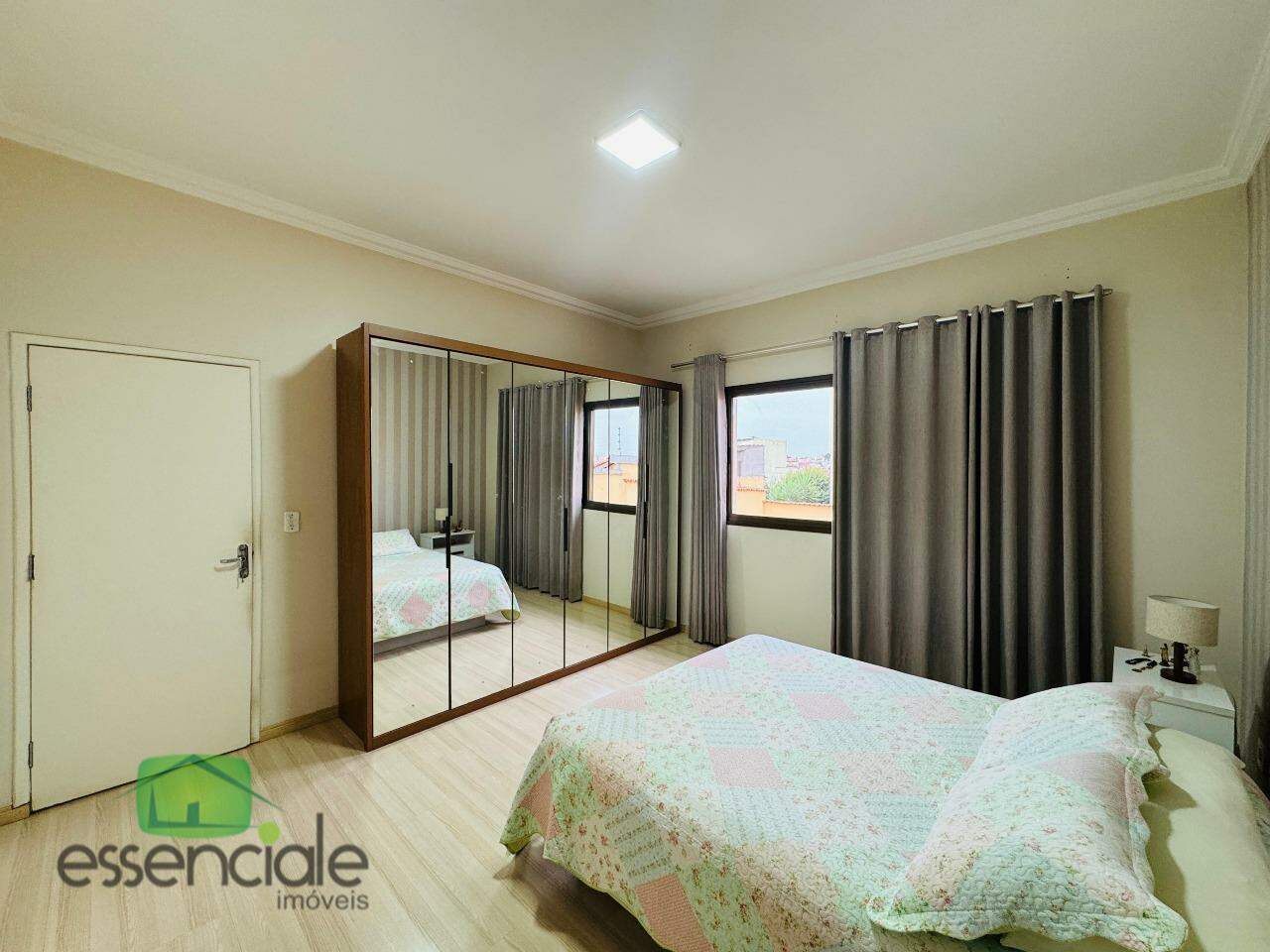 Casa de 360 m² e 3 quartos no bairro Novo Riacho à venda por R$ 795.000