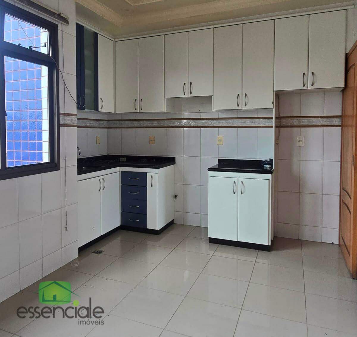 Cobertura com 100 m² e 4 quartos no bairro Gloria à venda por R$ 850.000 aceita financiamento
