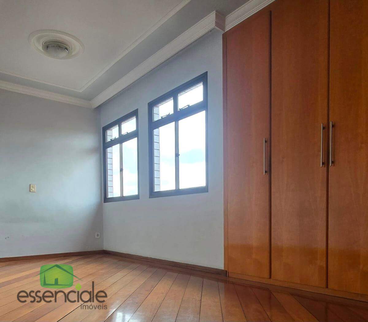 Cobertura com 100 m² e 4 quartos no bairro Gloria à venda por R$ 850.000 aceita financiamento