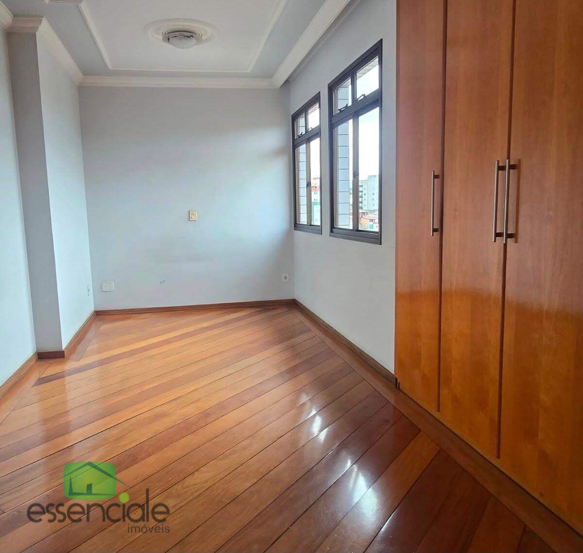 Cobertura com 100 m² e 4 quartos no bairro Gloria à venda por R$ 850.000 aceita financiamento