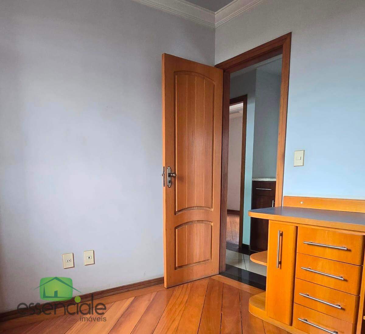 Cobertura com 100 m² e 4 quartos no bairro Gloria à venda por R$ 850.000 aceita financiamento