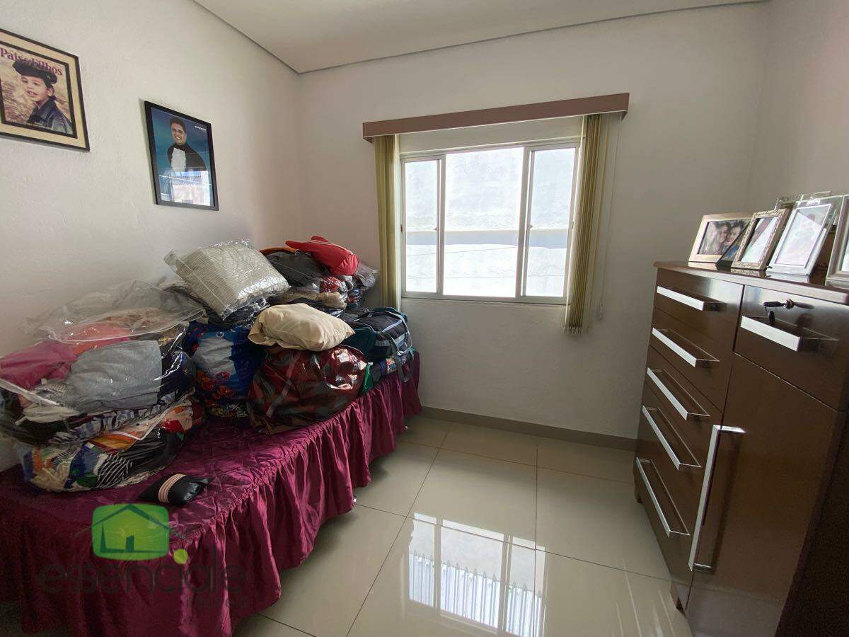 Casa de 360m² e 3 quartos no bairro Novo Riacho à venda por R$ 520.000