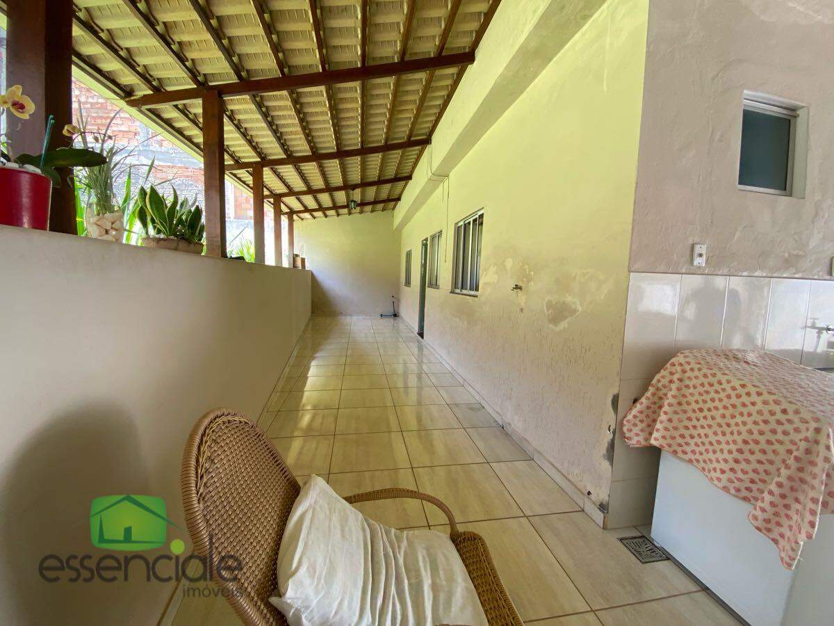 Casa de 360m² e 3 quartos no bairro Novo Riacho à venda por R$ 520.000