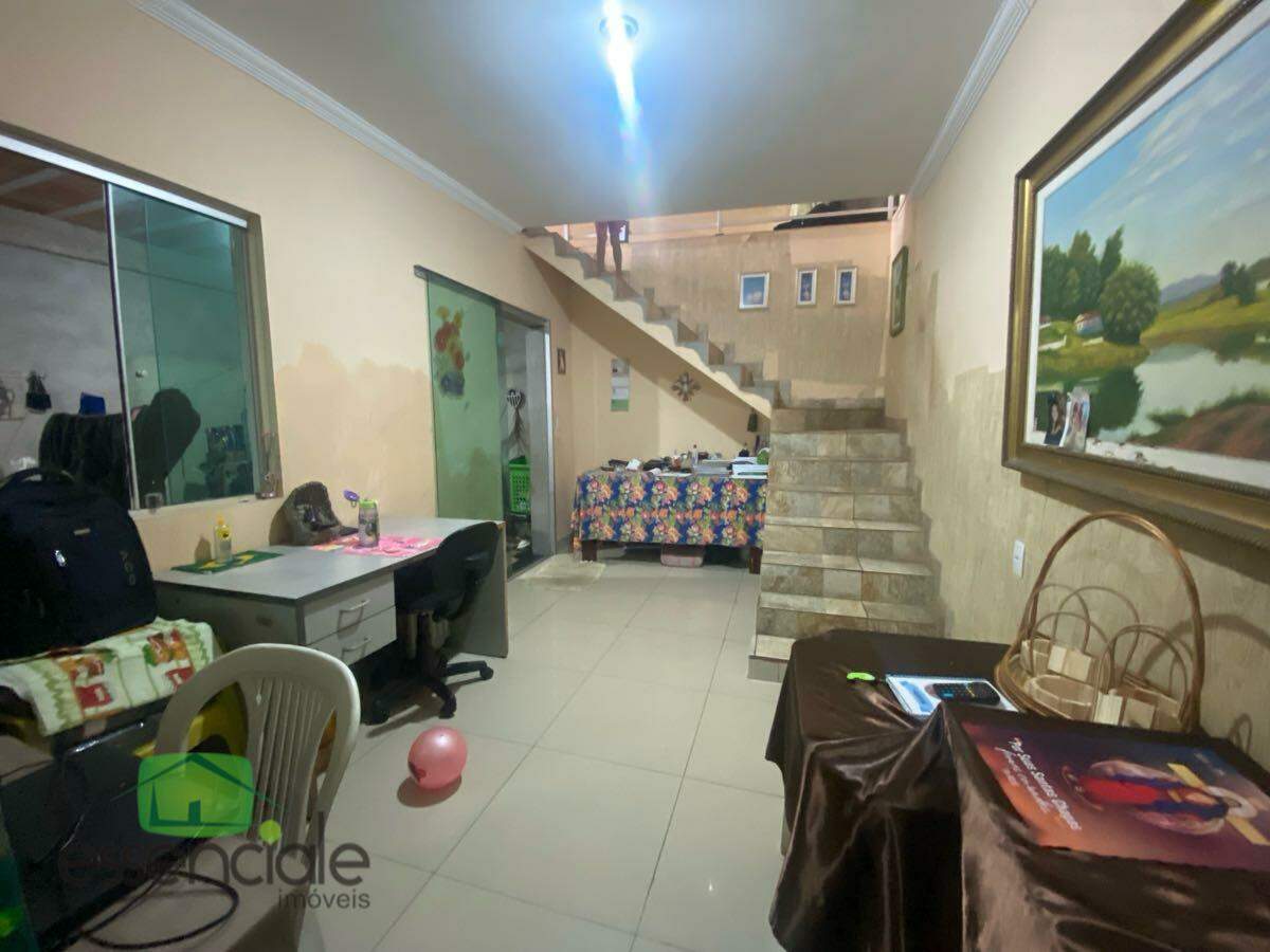 Casa de 120 m² e 2 quartos no bairro Alvorada à venda por R$ 480.000