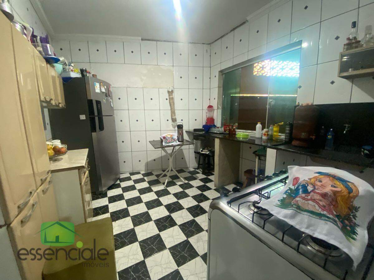 Casa de 120 m² e 2 quartos no bairro Alvorada à venda por R$ 480.000
