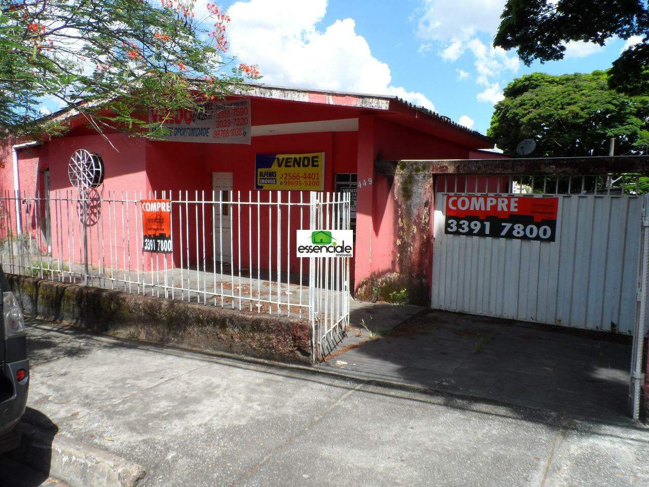 Casa á venda – 3 quartos, suíte e 5 vagas no Bairro Novo Eldorado