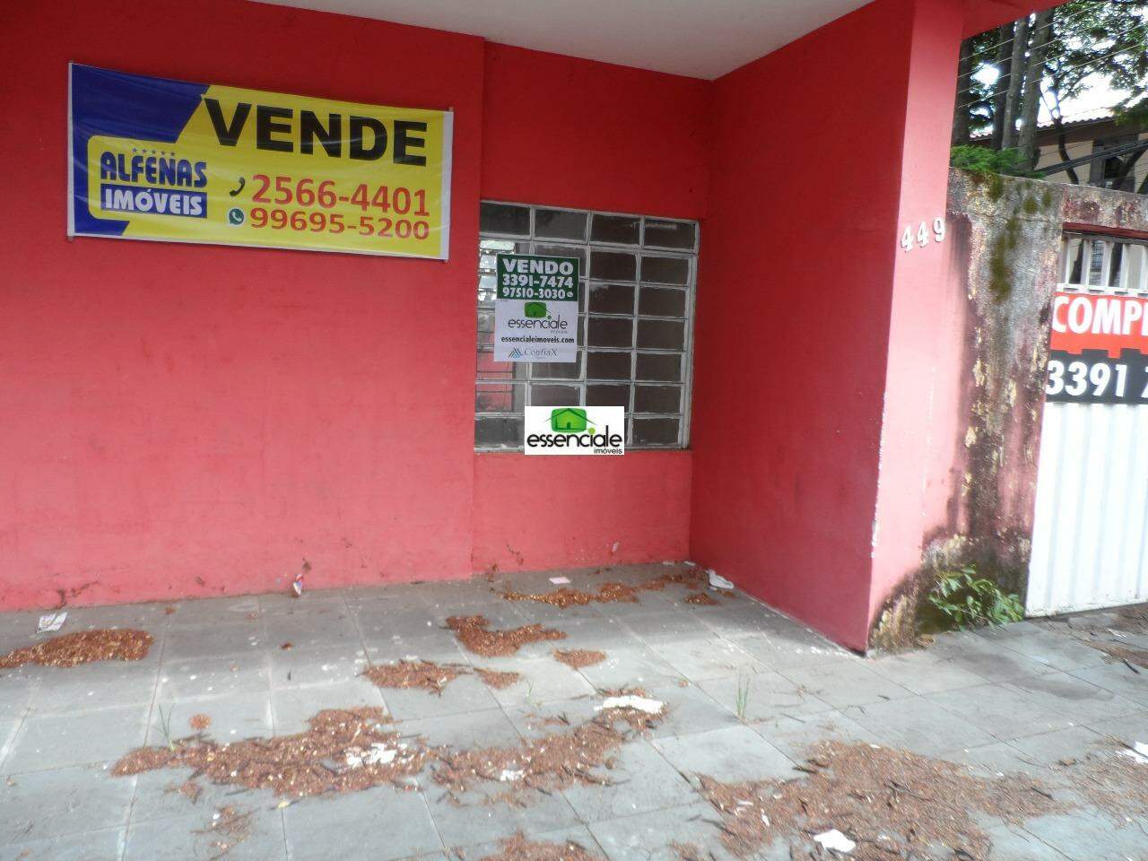 Casa á venda – 3 quartos, suíte e 5 vagas no Bairro Novo Eldorado