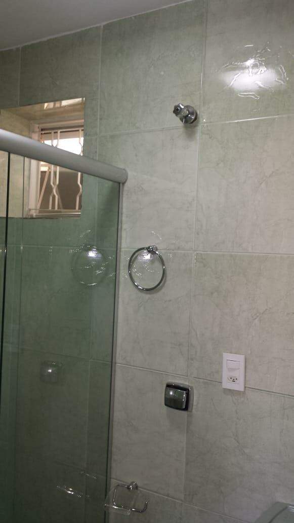 Casa com 3 quartos, suíte, varanda e churrasqueira – 2 vagas, excelente localização