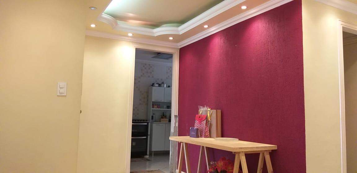 Casa com 3 quartos, suíte, varanda e churrasqueira – 2 vagas, excelente localização