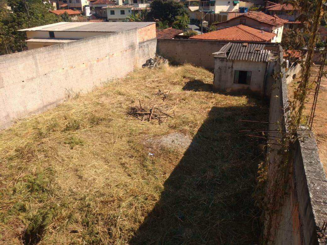Lote à venda no bairro Alvorada em Contagem – 416m², plano e murado