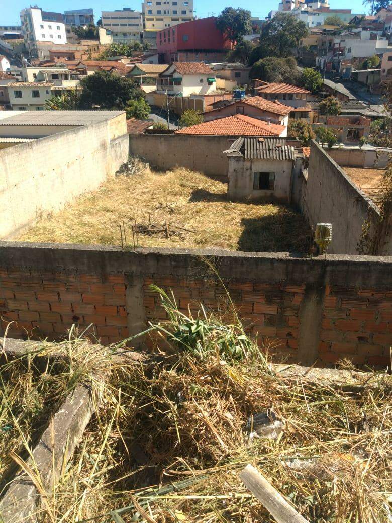 Lote à venda no bairro Alvorada em Contagem – 416m², plano e murado