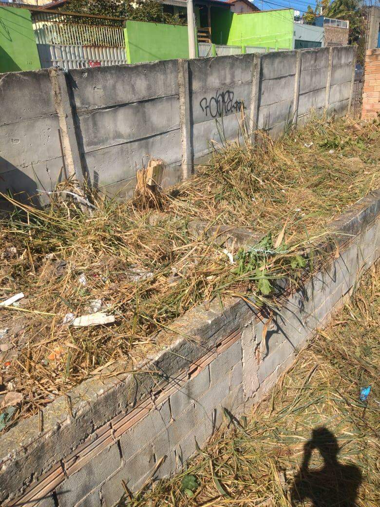 Lote à venda no bairro Alvorada em Contagem – 416m², plano e murado