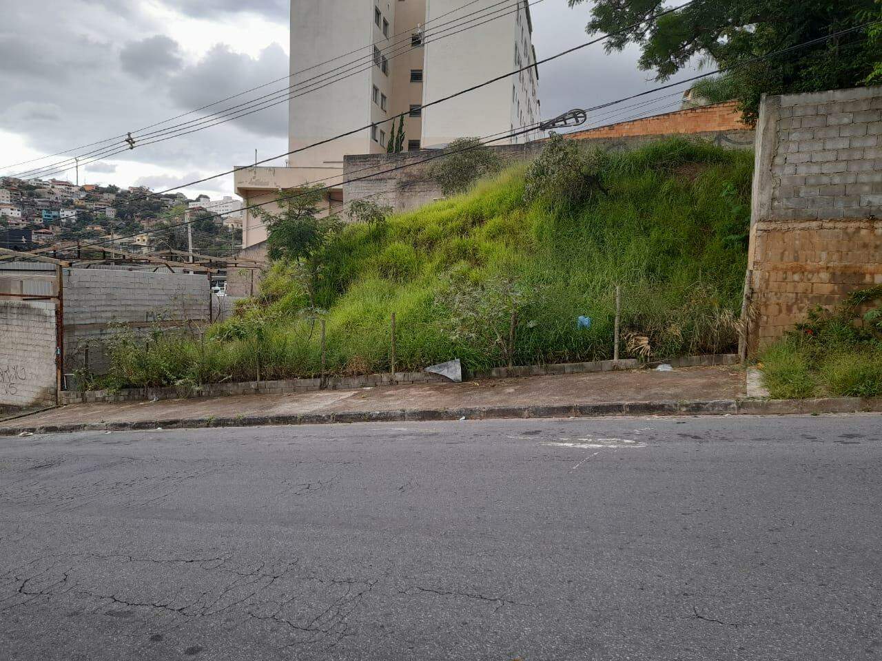 Lote de 500m² à venda no bairro Diamante – Próximo à estação Barreiro