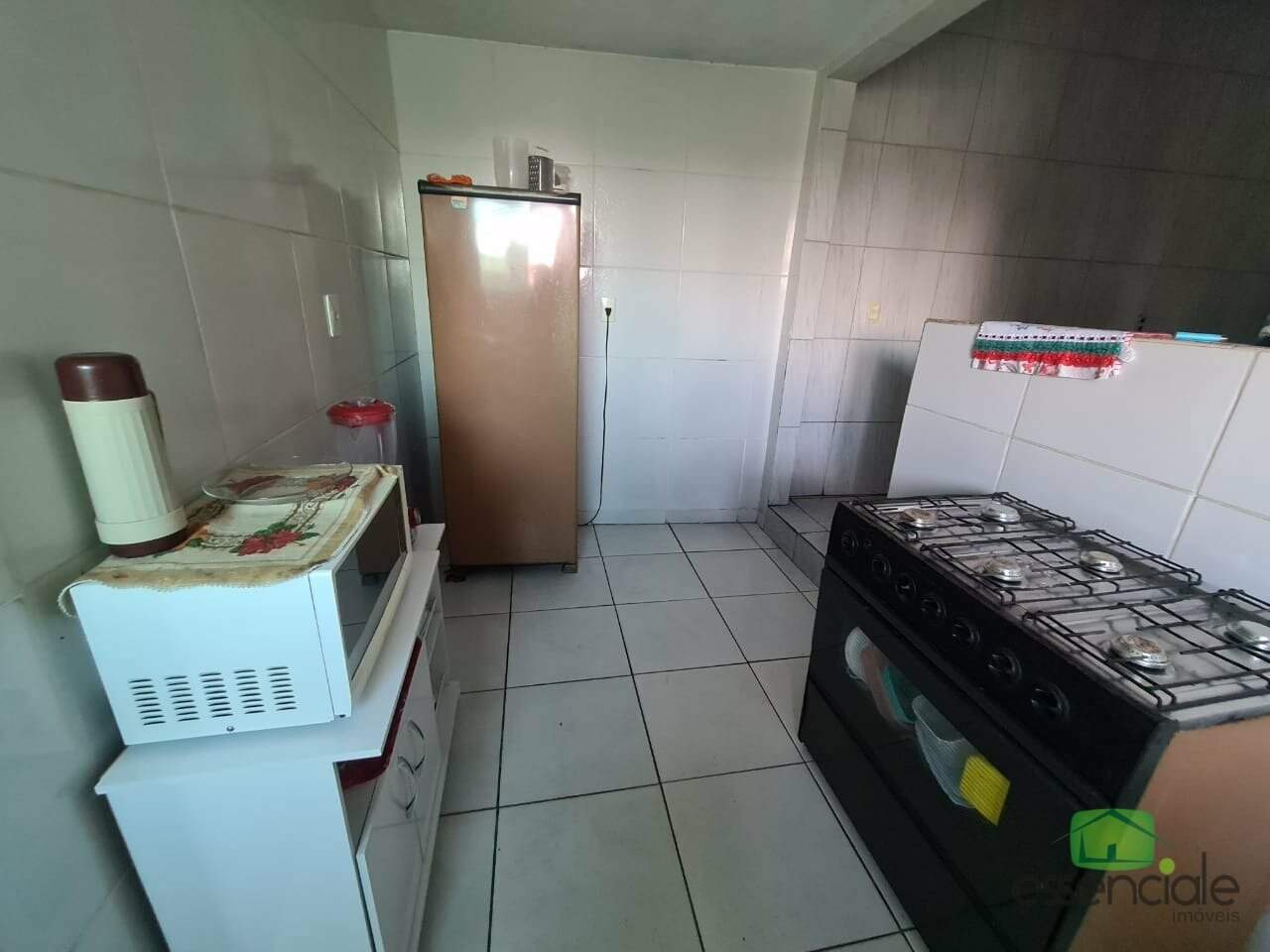 Casa à venda no bairro Petrolândia em Contagem – lote de 360m² + 4 barracões de renda