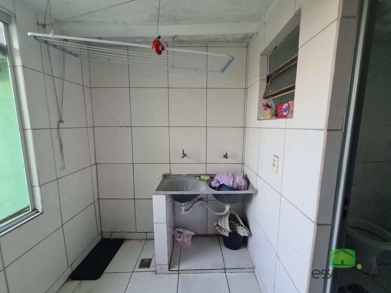 Casa à venda no bairro Petrolândia em Contagem – lote de 360m² + 4 barracões de renda
