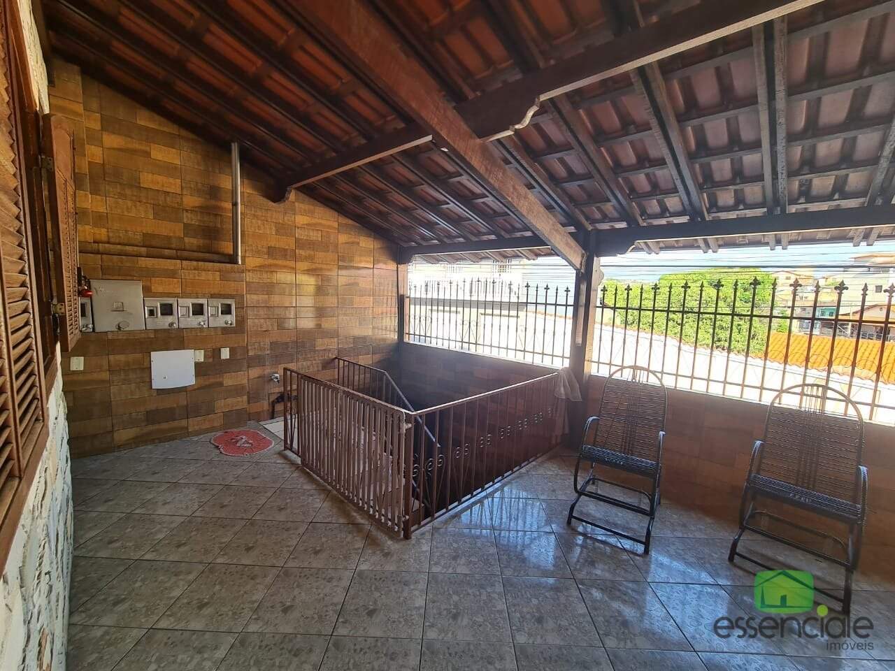 Casa à venda no bairro Petrolândia em Contagem – lote de 360m² + 4 barracões de renda