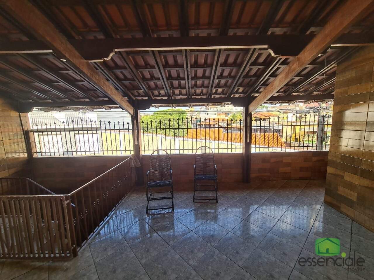 Casa à venda no bairro Petrolândia em Contagem – lote de 360m² + 4 barracões de renda
