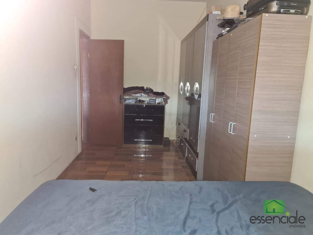 Casa à venda no bairro Petrolândia em Contagem – lote de 360m² + 4 barracões de renda