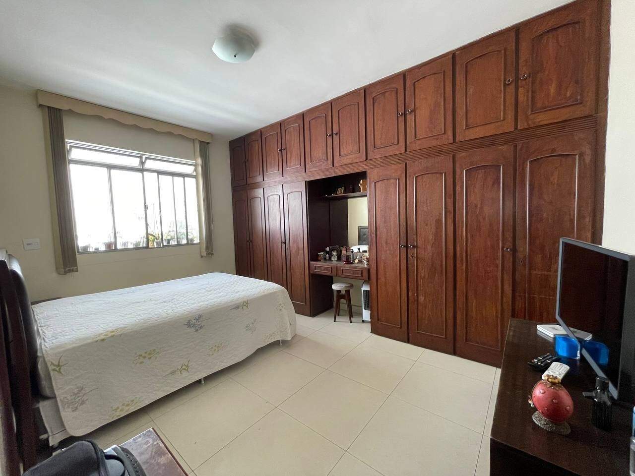 Casa comercial à venda no bairro Novo Eldorado em Contagem – 4 quartos, suíte e terraço