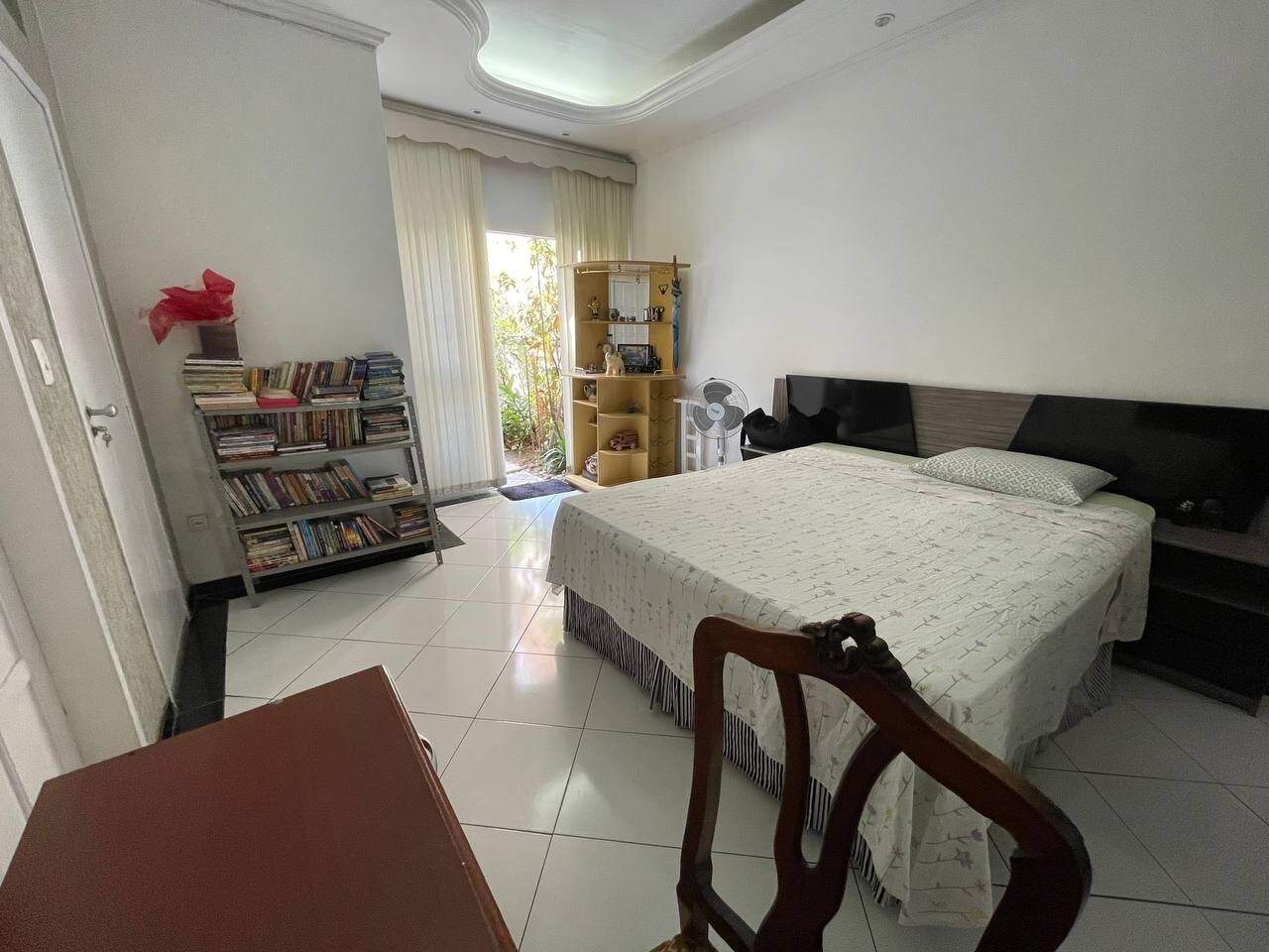 Casa comercial à venda no bairro Novo Eldorado em Contagem – 4 quartos, suíte e terraço