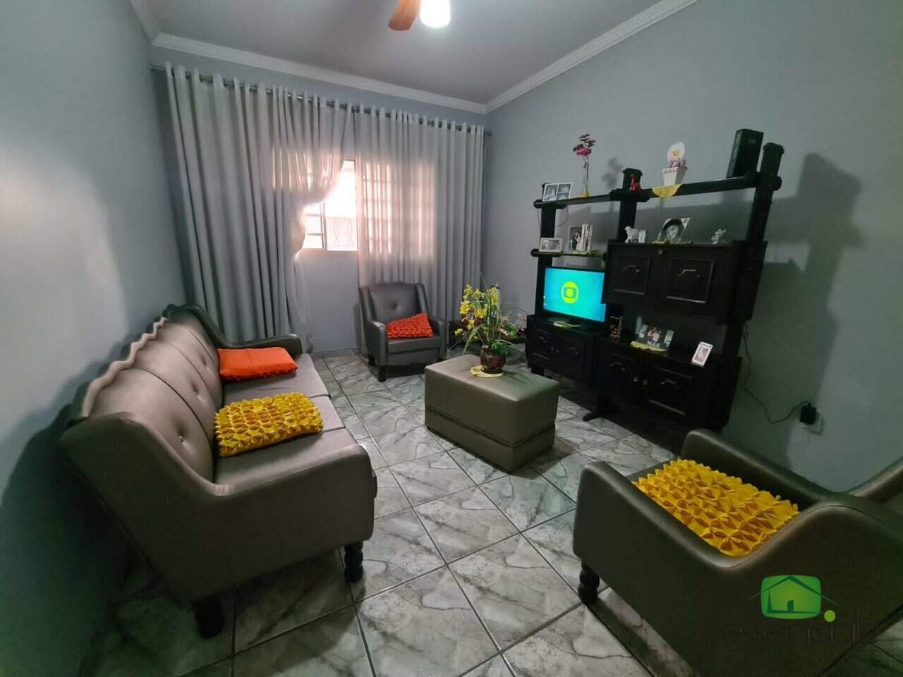 Prédio misto com lojas alugadas e residências – renda garantida e excelente localização