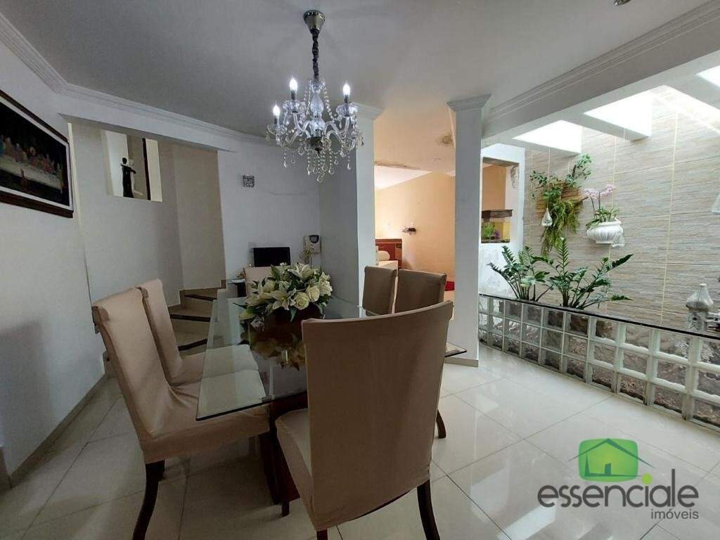 Casa de esquina com 4 quartos, suíte com hidromassagem e espaço gourmet – 6 vagas de garagem