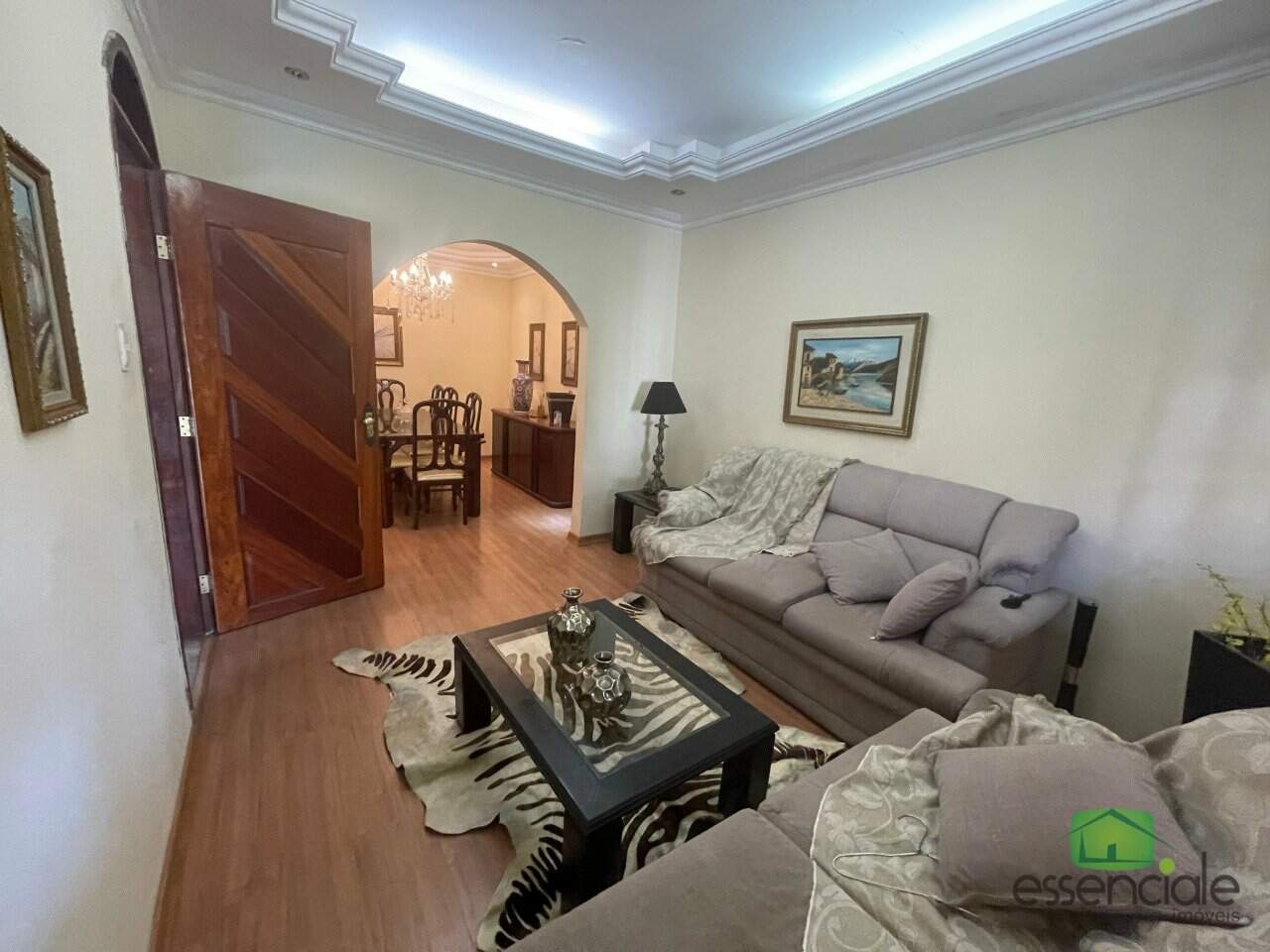 Casa com piscina e área gourmet à venda no Eldorado – 3 quartos, suíte e fino acabamento