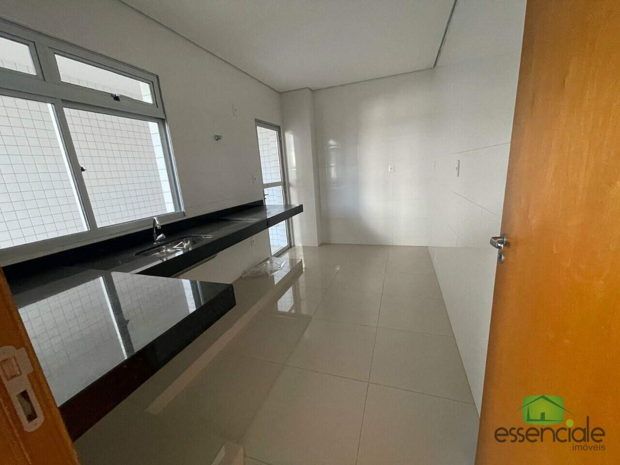 Apartamento com área privativa à venda no Jardim Industrial – 3 quartos, suíte e elevador