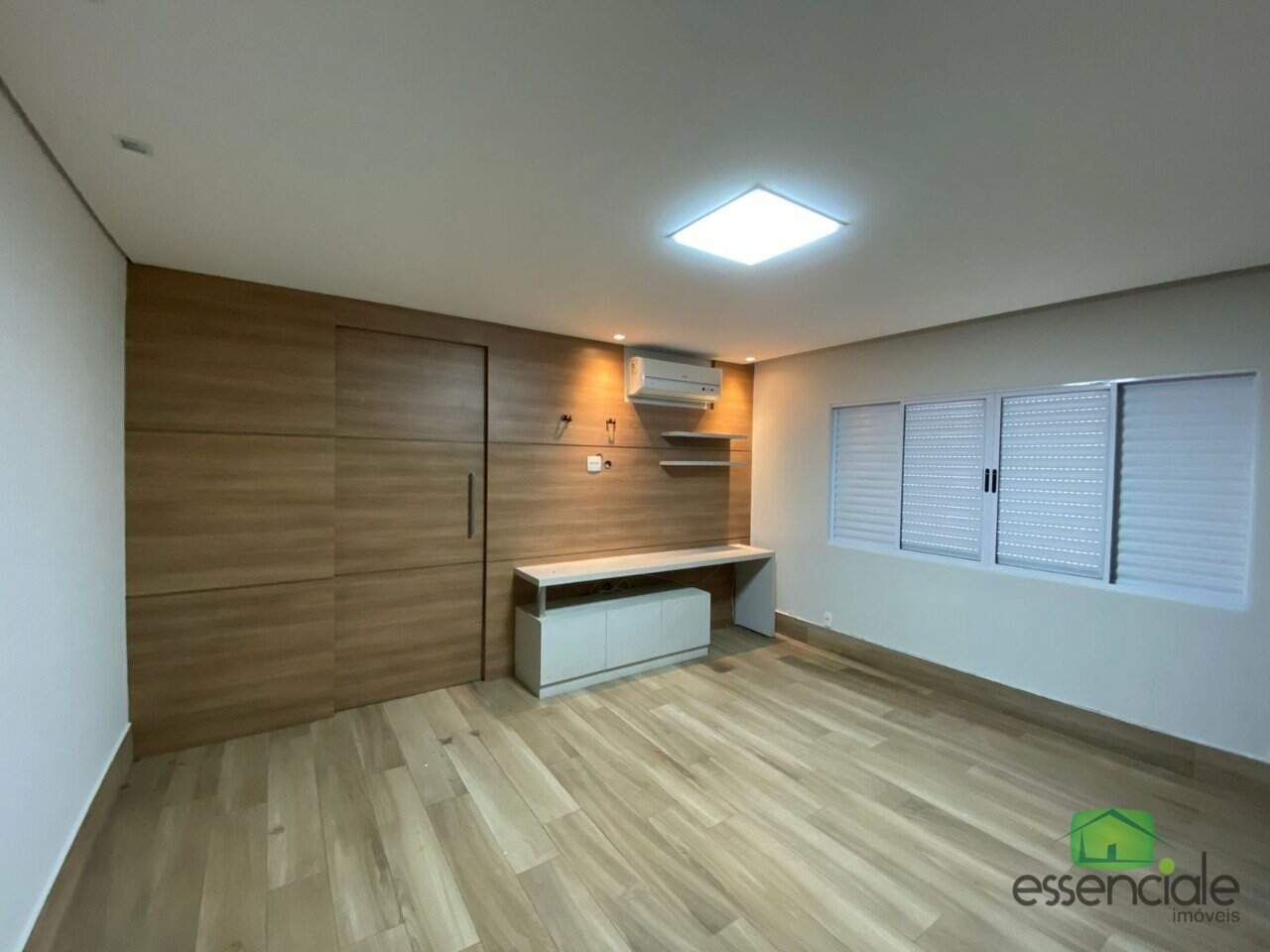Casa à venda no bairro Central Park em Contagem – 3 quartos, 2 suítes, piscina e espaço gourmet