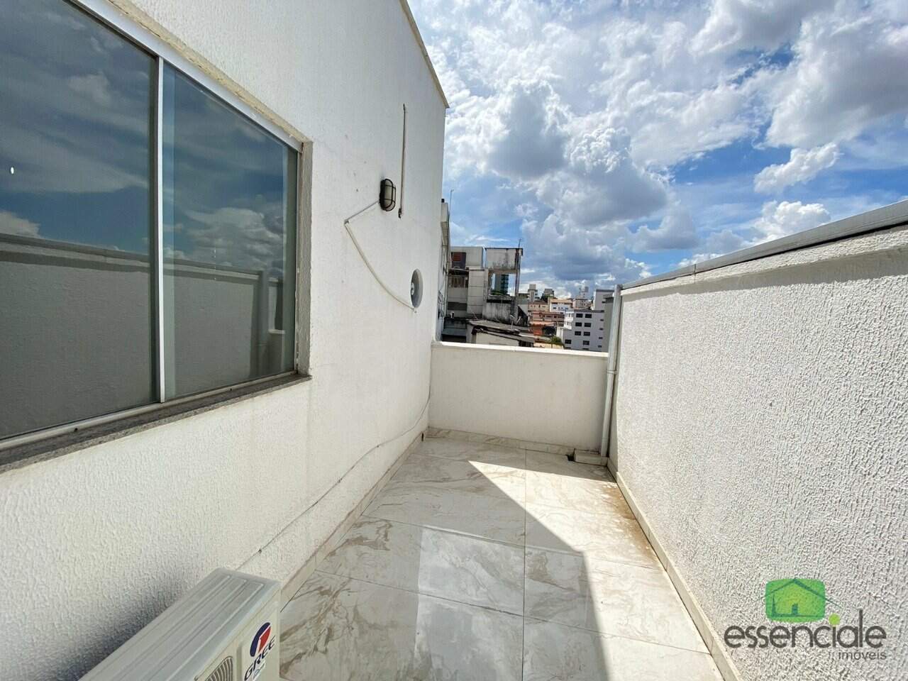 Alugo Sala Comercia de +/- 20 m² Próximo a João Cesar de Oliveira - R$ 1.200,00
