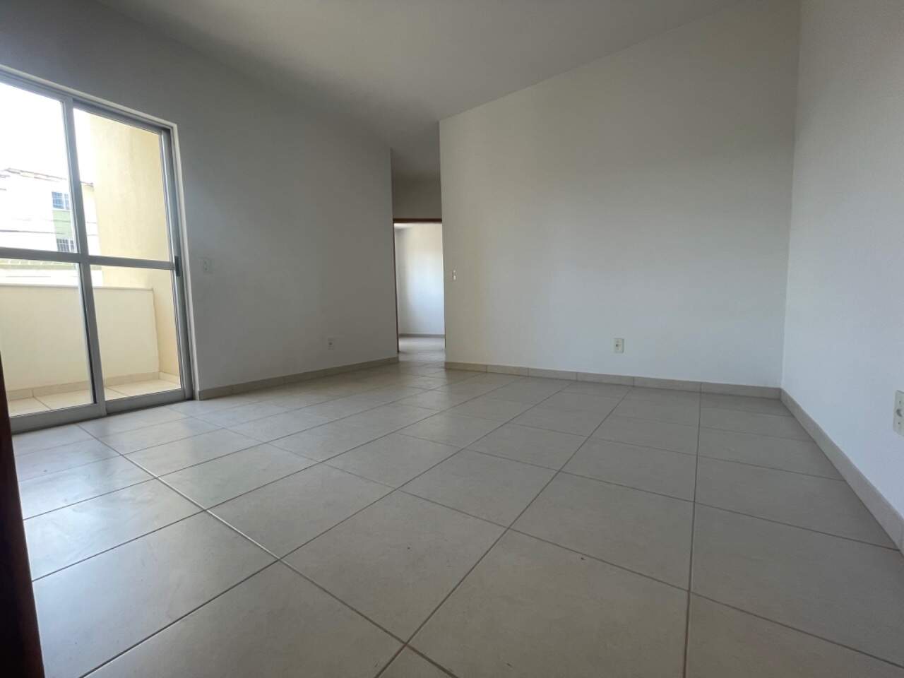 Apartamento à Venda no Bairro Cândida Ferreira, Contagem – 2 Quartos, Varanda e 2 Vagas!